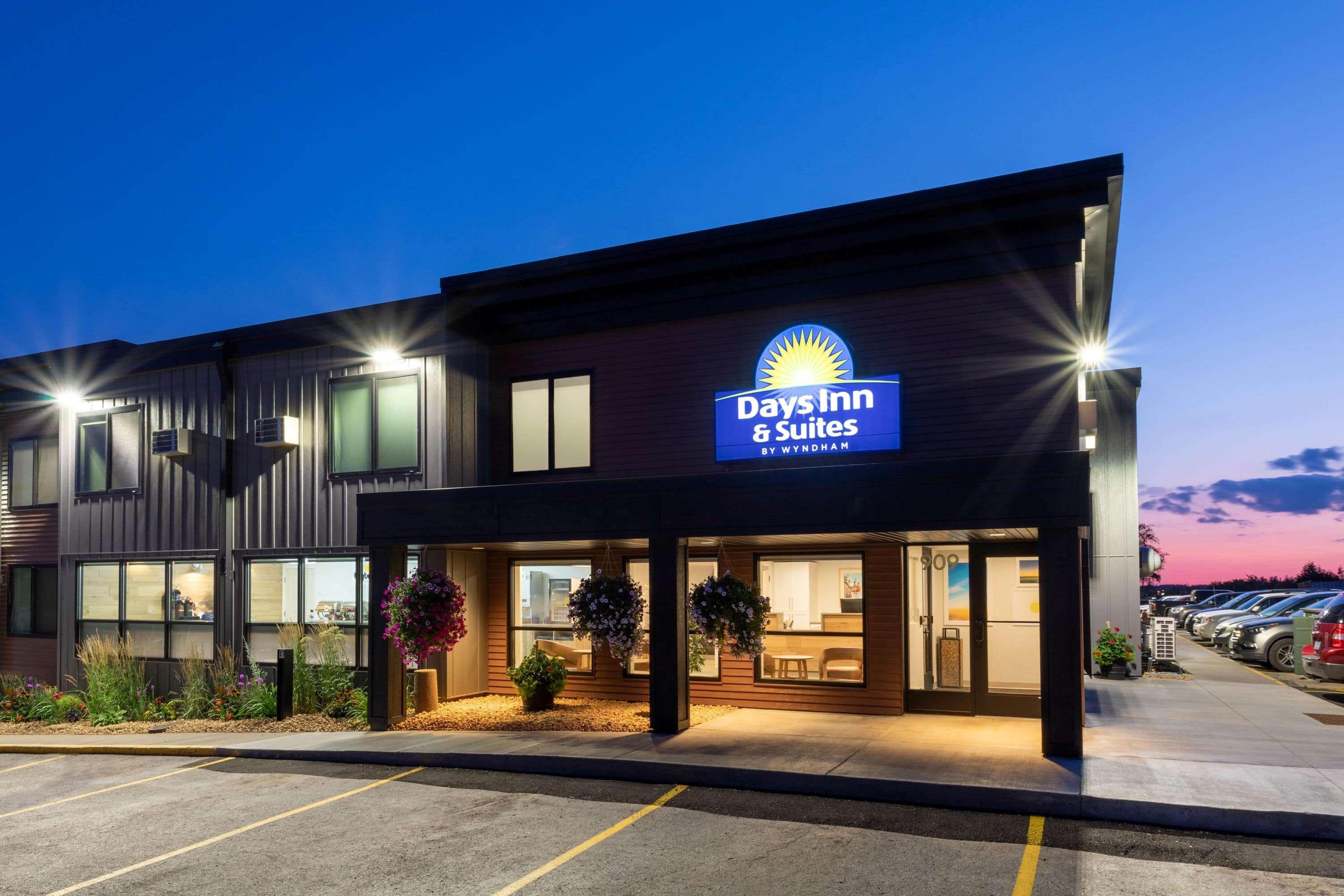 Days Inn & Suites By Wyndham Duluth By The Mall Exteriör bild