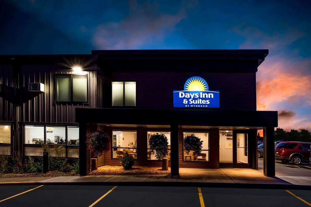 Days Inn & Suites By Wyndham Duluth By The Mall Exteriör bild