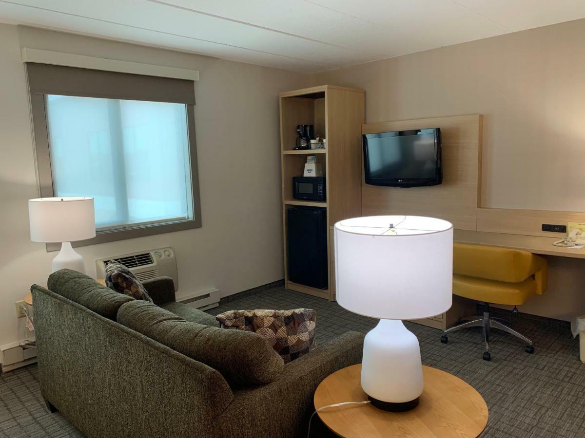 Days Inn & Suites By Wyndham Duluth By The Mall Exteriör bild